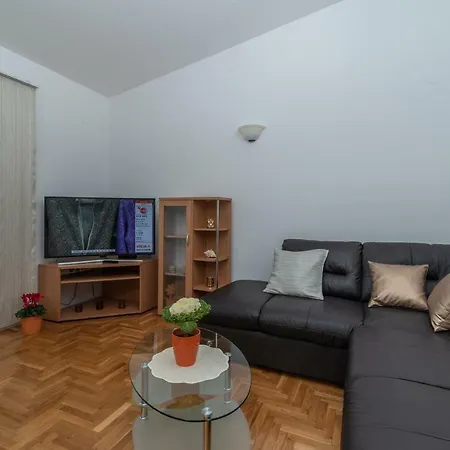 Angela Apartment *